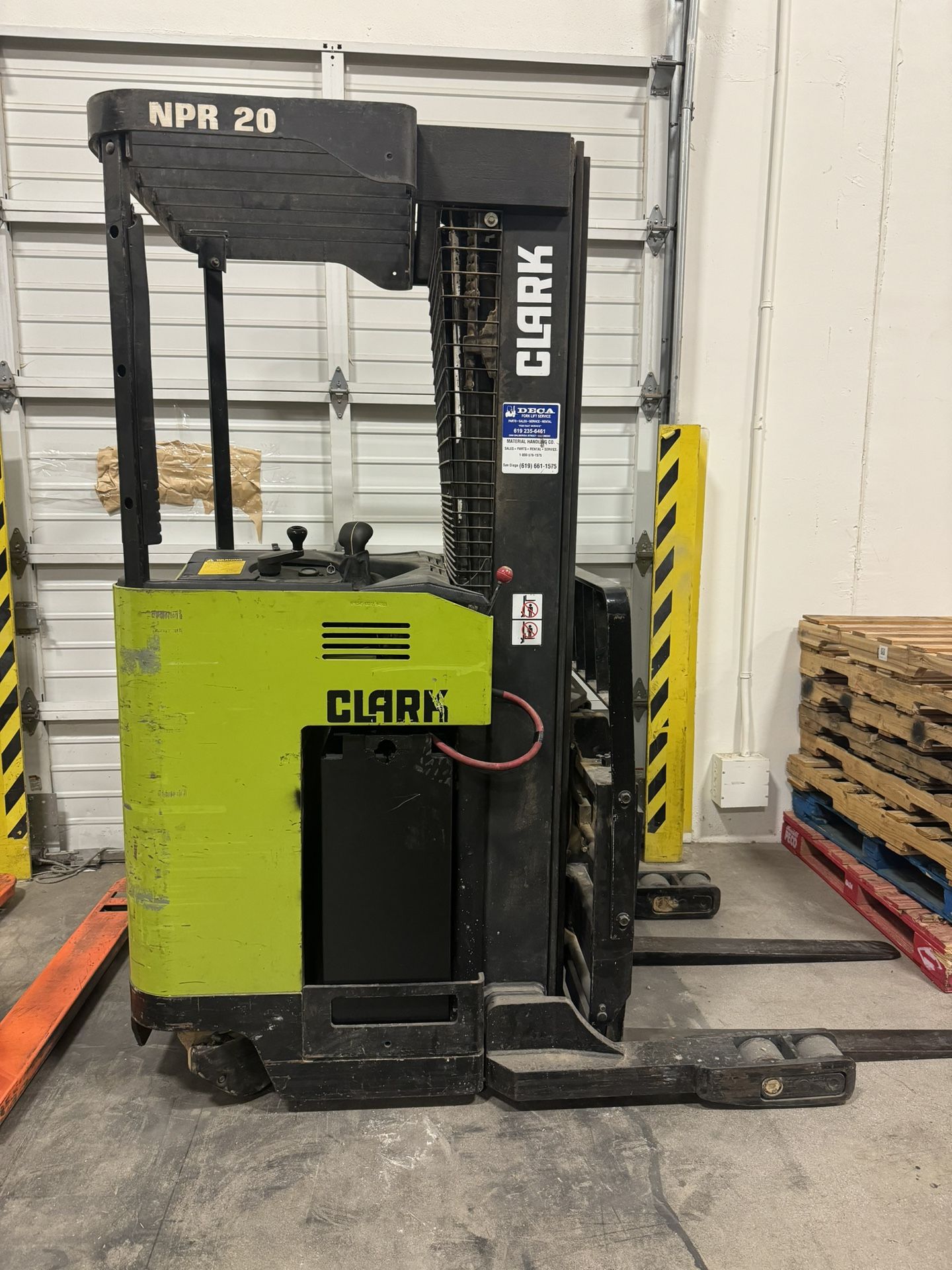 Clark NPR20 Electric Reach Forklift 4,000lb Capacity, 3 Stage, 198