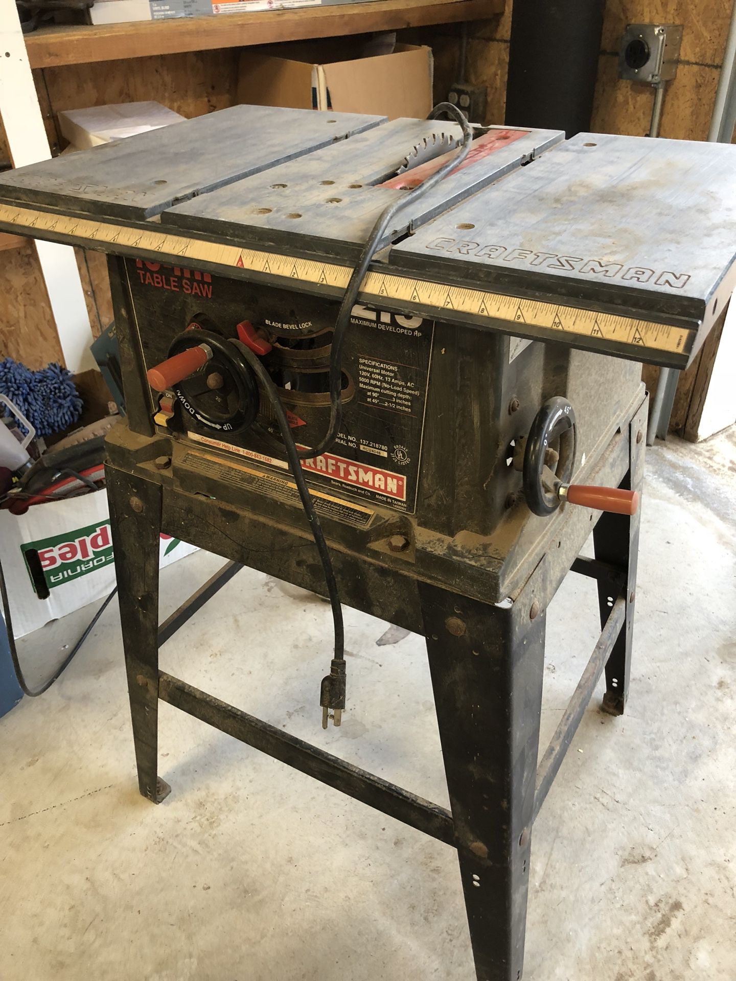Craftsman 10 in 2.5 HP table saw 137.218780
