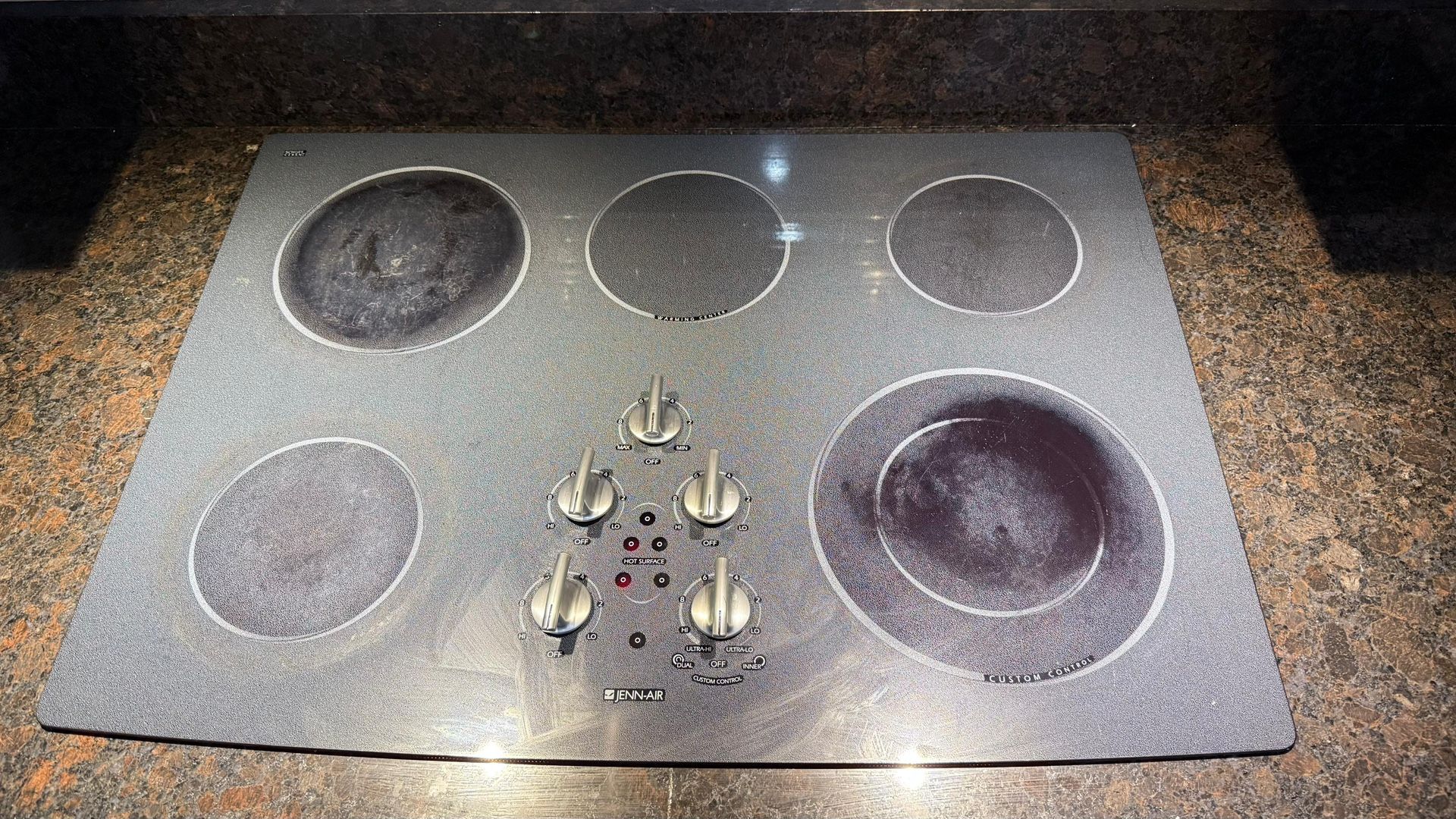 Maytag Electric Cooktop – 30” – Works Great – Model JEC9530ADW