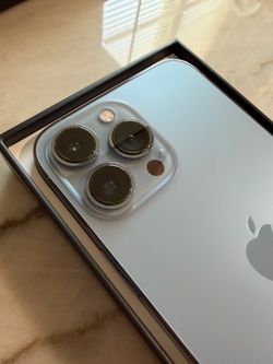 Blue iphone 13 Pro Max