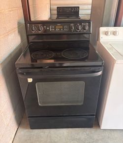 Black GE Electric Flat Top Stove Oven Range