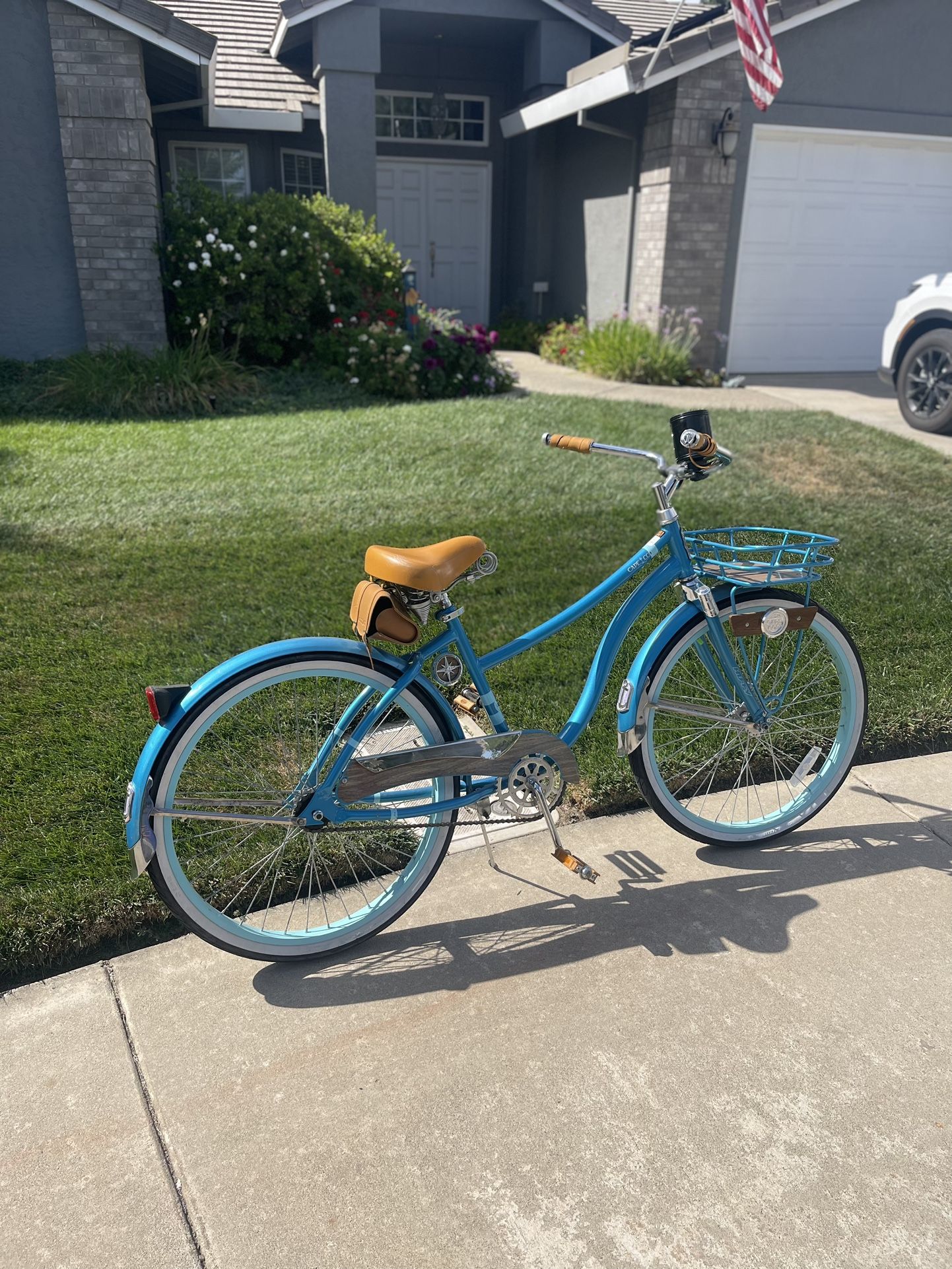 26 Inch Beach Cruiser (accepting Offers)