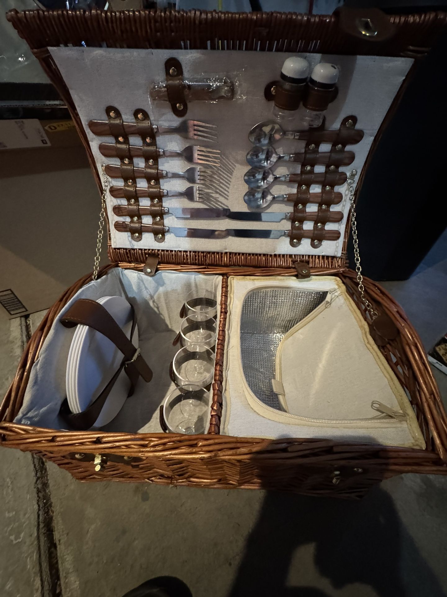 Woven Picnic Basket with Silverware Dishes Plates