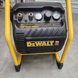 Dewalt 2.5 gal. Air Compressor