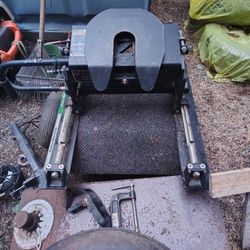 5th Wheel Hitch, Complete