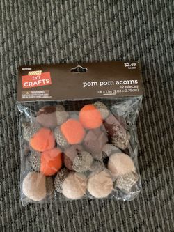 Brand New Pom Pom Acorns - 12 pieces