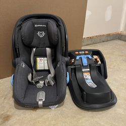 UPPA baby mesa infant car seat and base 