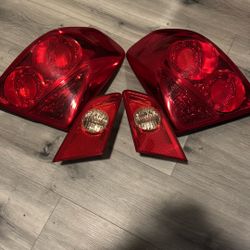 Infiniti G 35 2005 Tell Lights