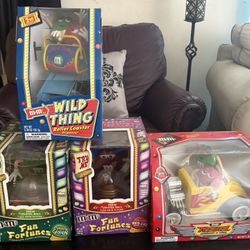 M&M Vintage Collection 4 Pieces 