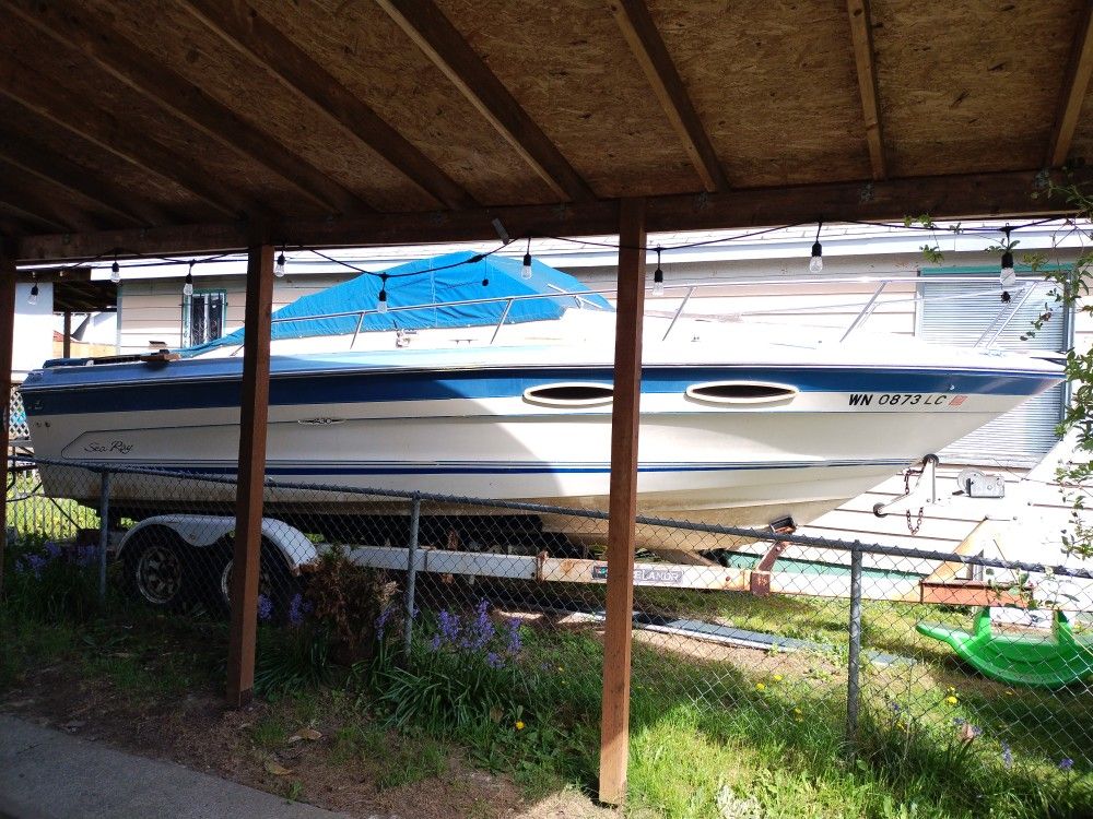 1987 Searay 230 cuddy