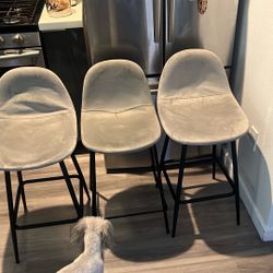 3 bar stools 