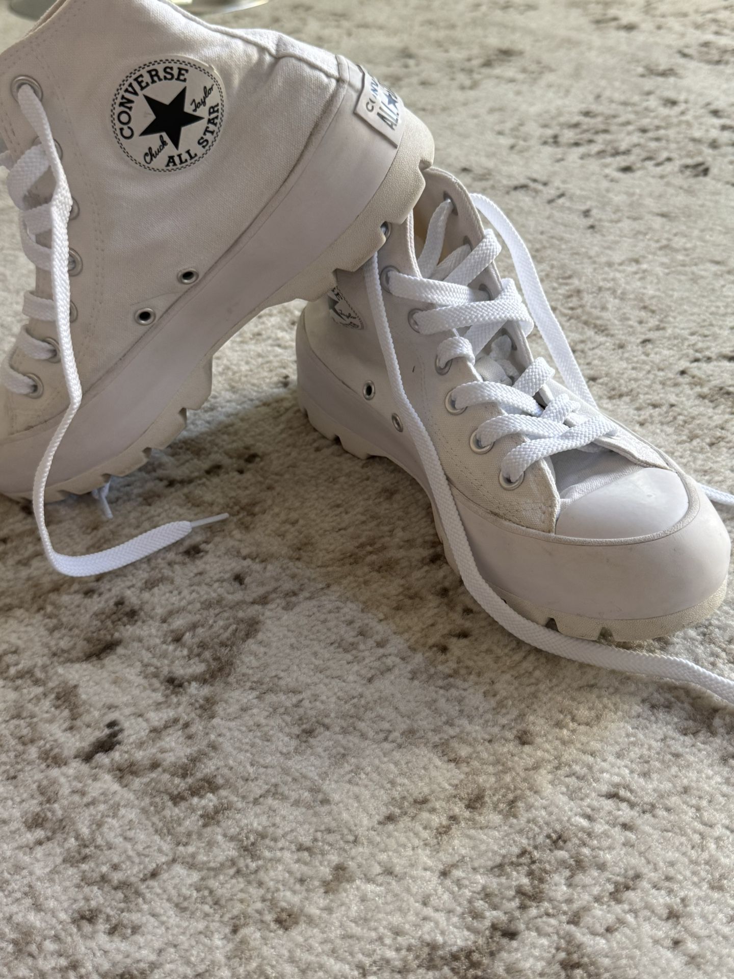 Converse Chuck Taylor All Star High Top Lugged Shoes White 567165C Women Sz US 7.5