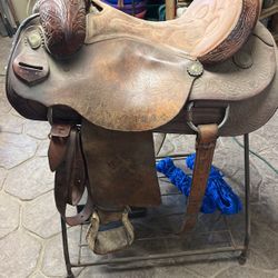 Saddle