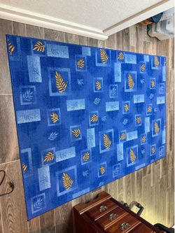Blue Leaf Pattern Rug 7ft x 5ft