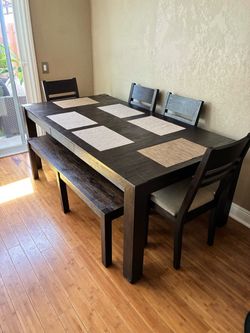 Holland expandable dinning table