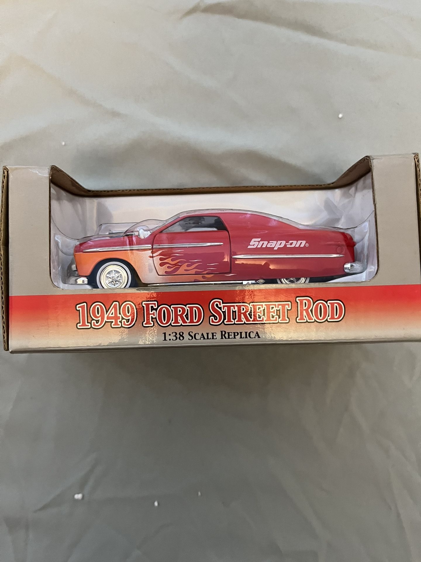 Snap-On 2004 Crown Premiums Diecast 1949 Ford Street Rod