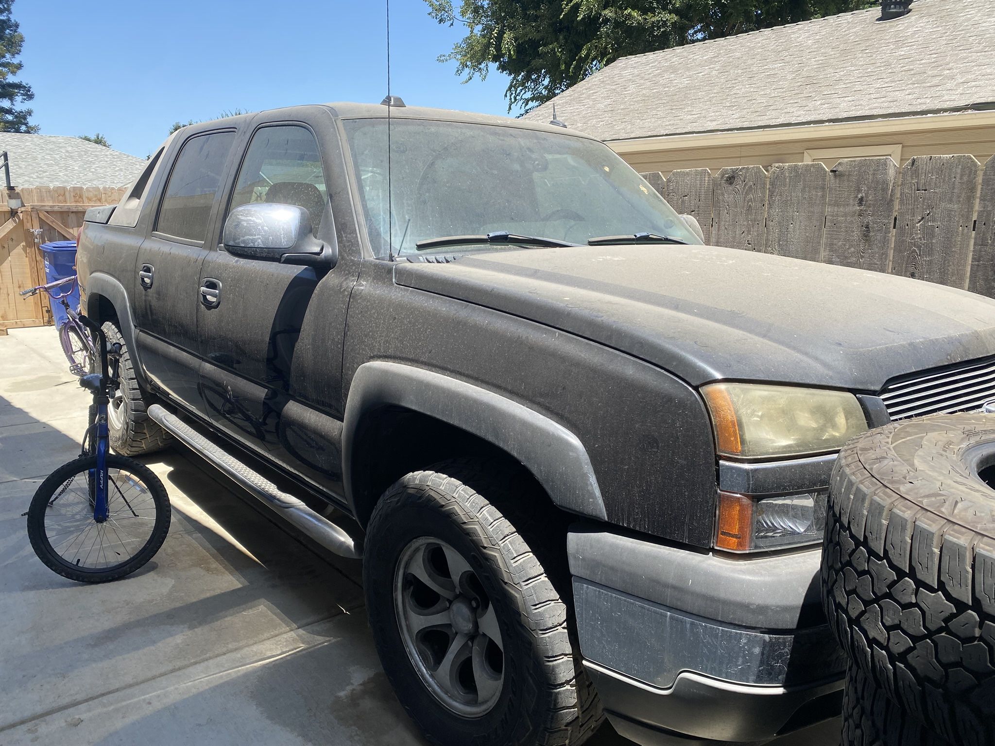 2005 Chevy Avalanche 4x4 Trade Or Parts