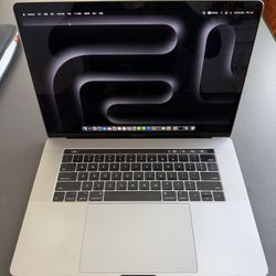 MacBook Pro 15” 2017 A1707 i7 16GB 256GB – Good Condition
