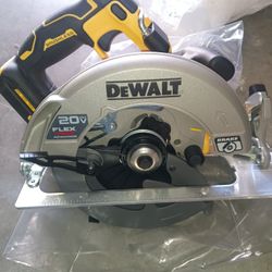 DeWalt Circular Saw  DCS573