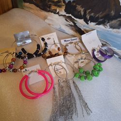 Bundle Of Eight Fashion Earings 
