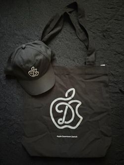 Rare Limited Edition Apple Downtown Detroit Grand Opening Tote & Hat Set
