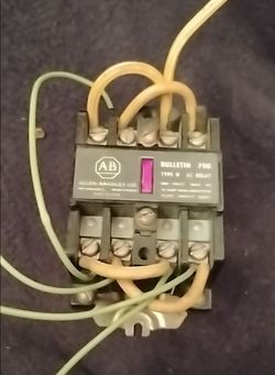 Allen-Bradley 700-N400A1 Industrial AC Relay Series B 120V 4-Pole 10A