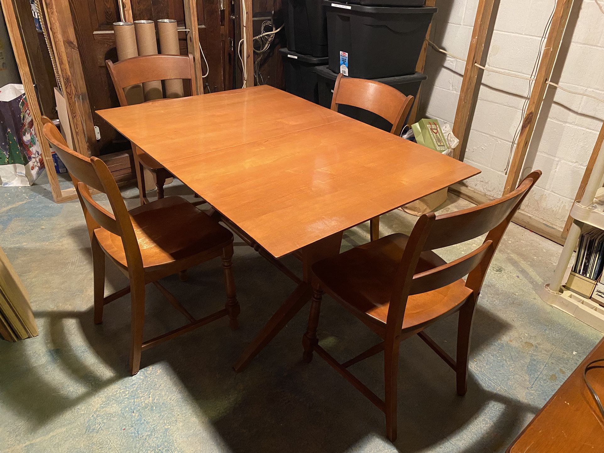 Kitchen Table W/ 4 Chairs