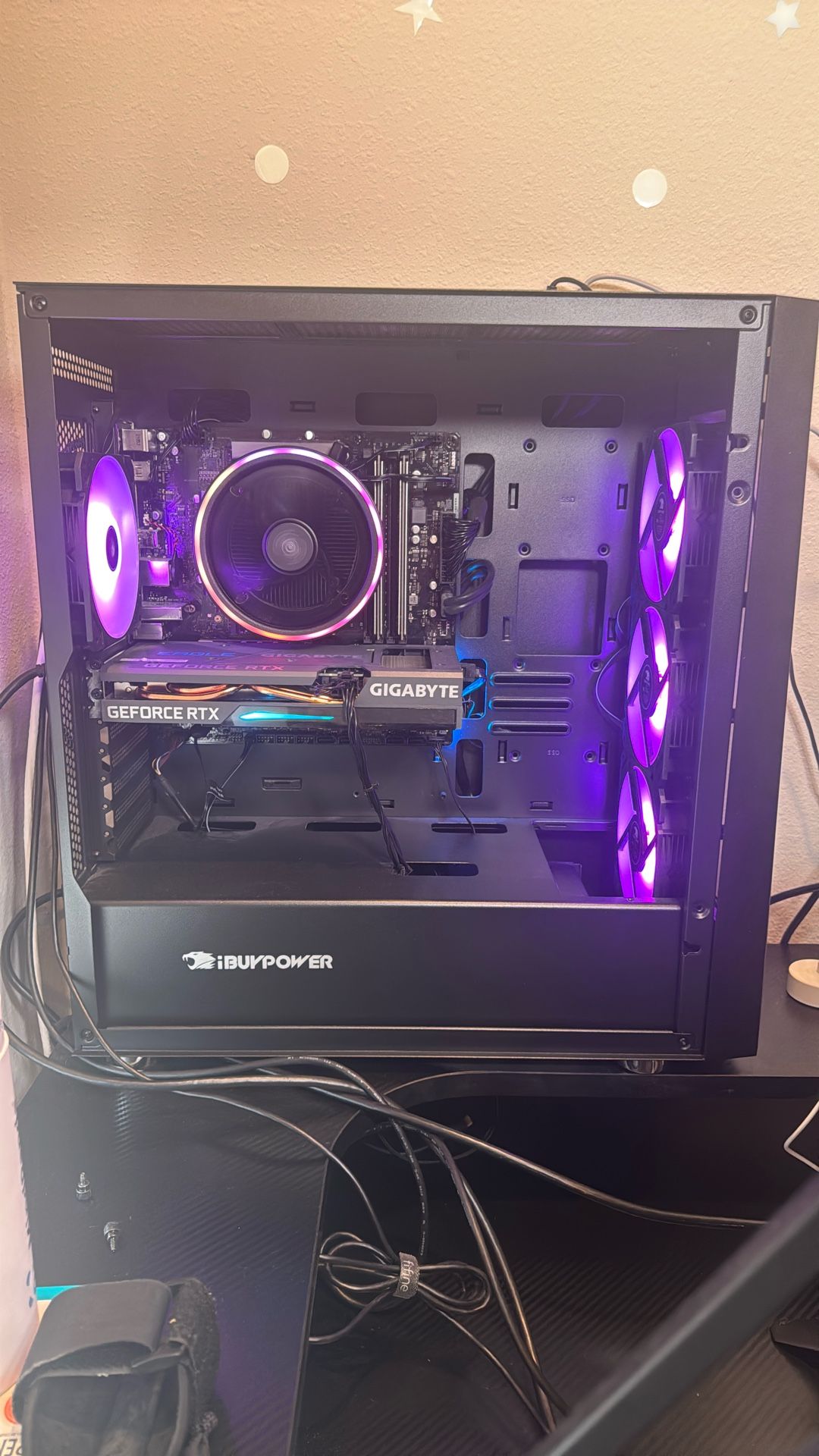 Gaming PC + 2× 144 Hz Monitors – RTX 3060, i5-11400F