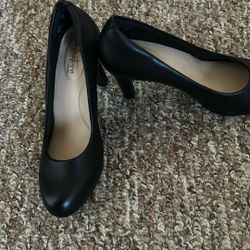 Black Shoes Leather. 5 1/2