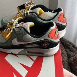 Size 9.5 Air Max 