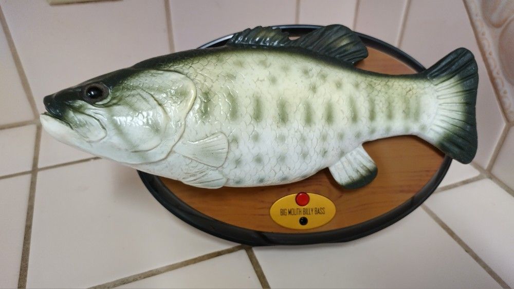 Gemmy 1999 Big Mouth Billy Bass Original. Not able to test it because I don't have batteries.