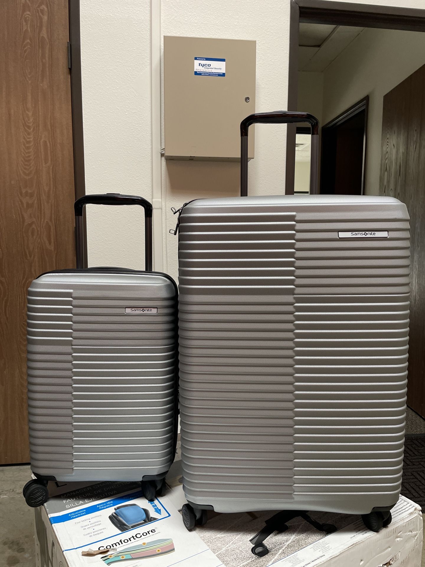 Samsonite StackIt 2-piece Hardside Luggage Set, Silver