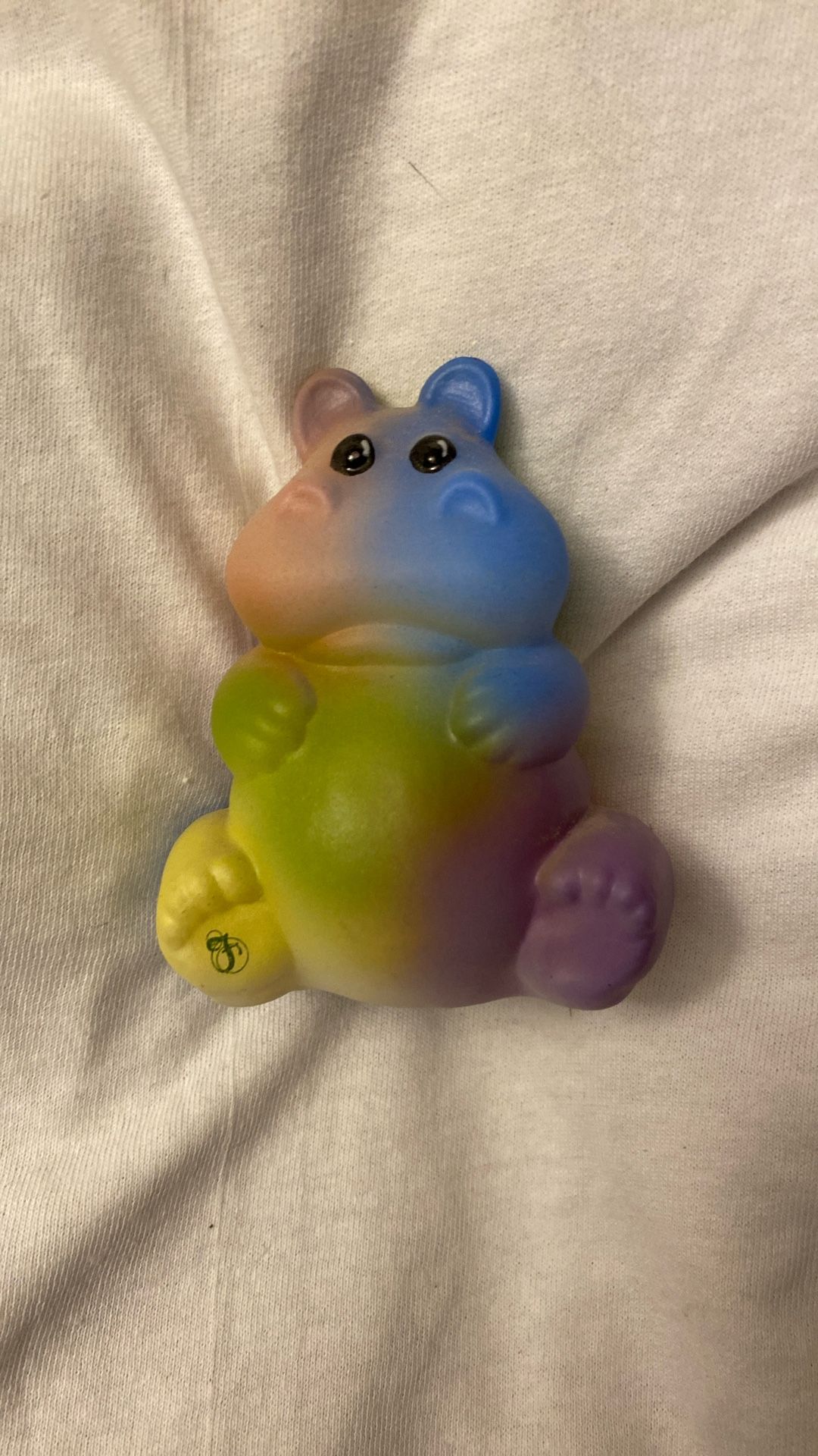 Fenton Opal Satin Tye Dye Hippo 