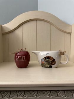 Rae Dunn Thanksgiving Gravy Boat & Apple Decor 🧡