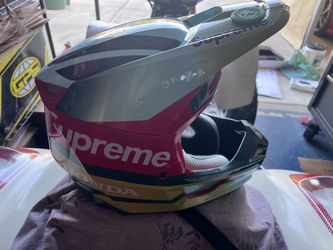 Supreme Fox Helmet Size XL