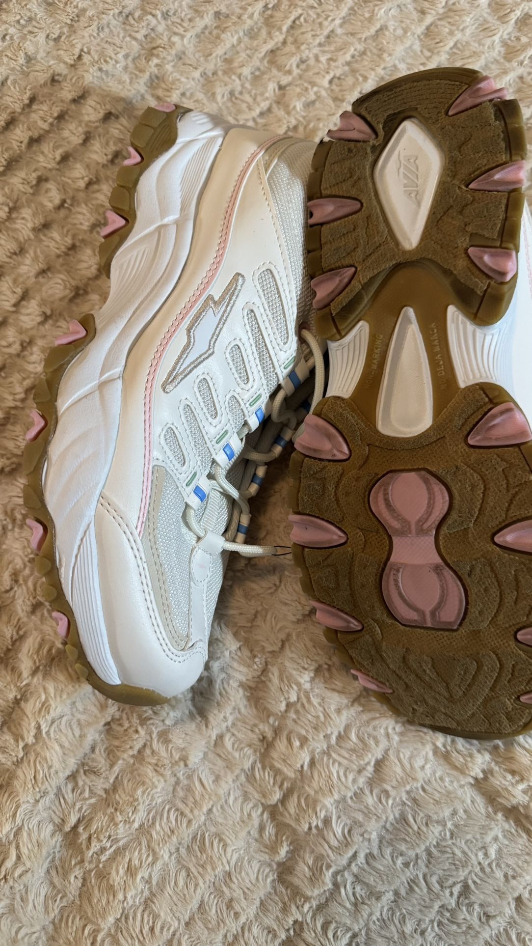 New Avia tennis shoes