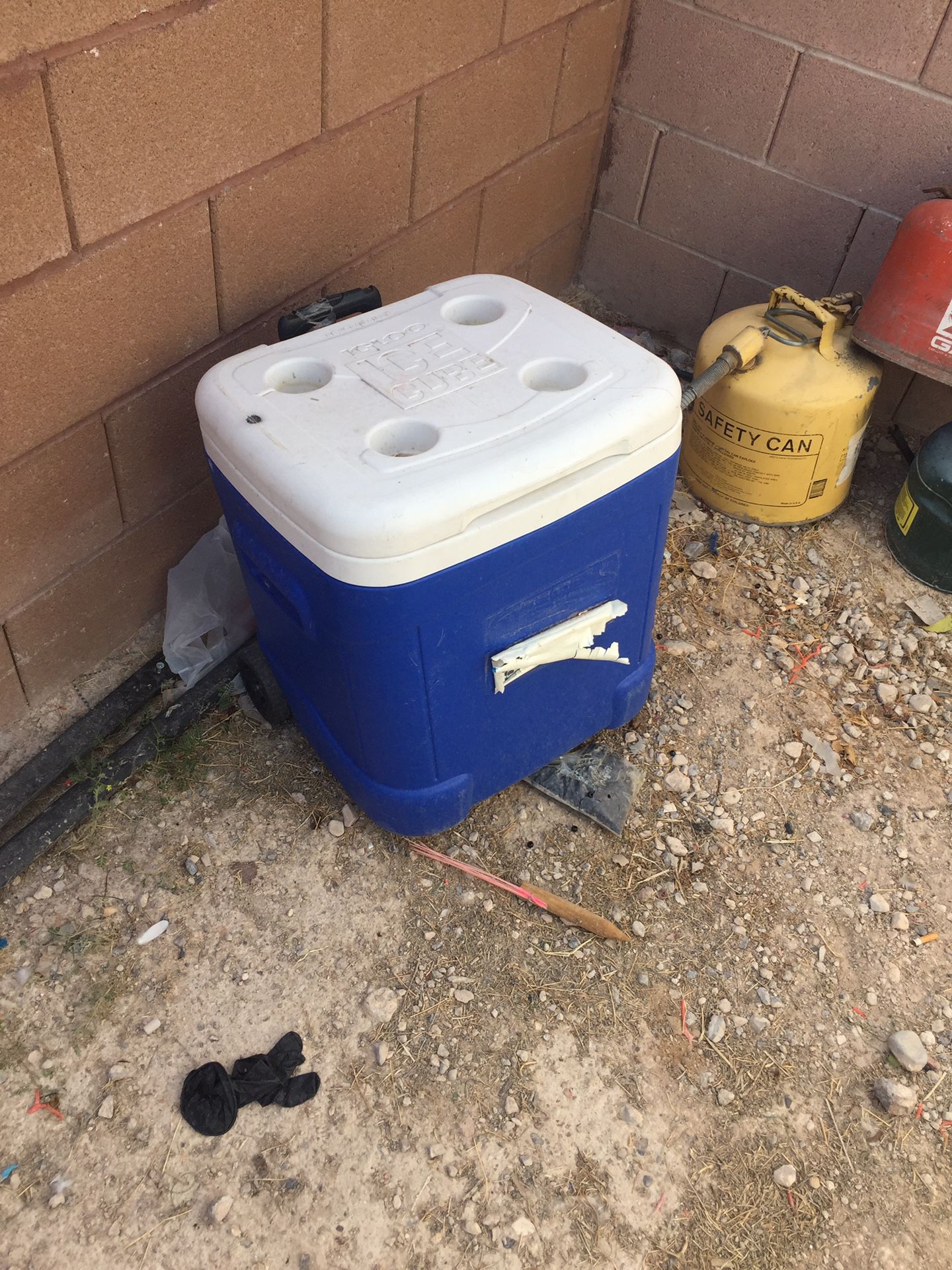 Ice chest cooler