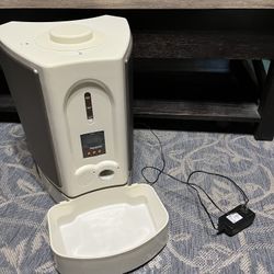 Pet Feedster Automatic Pet Feeder