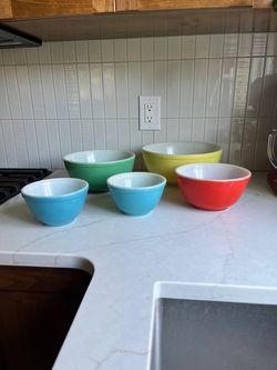 Pyrex Vintage Color Mixing Bowls Set