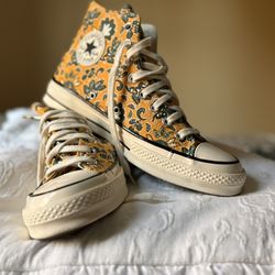 Beautiful Converse Chuck 70 High Paisley Gold (Women’s Size 9.5)