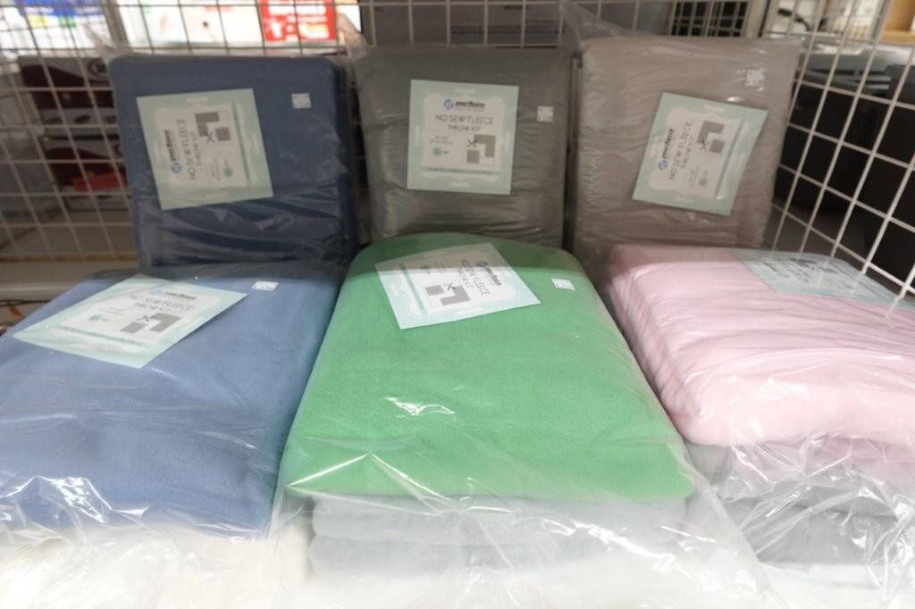 Solid Fleece No Sew Throw Kit Blanket Maker Guide Activity – (50×60)