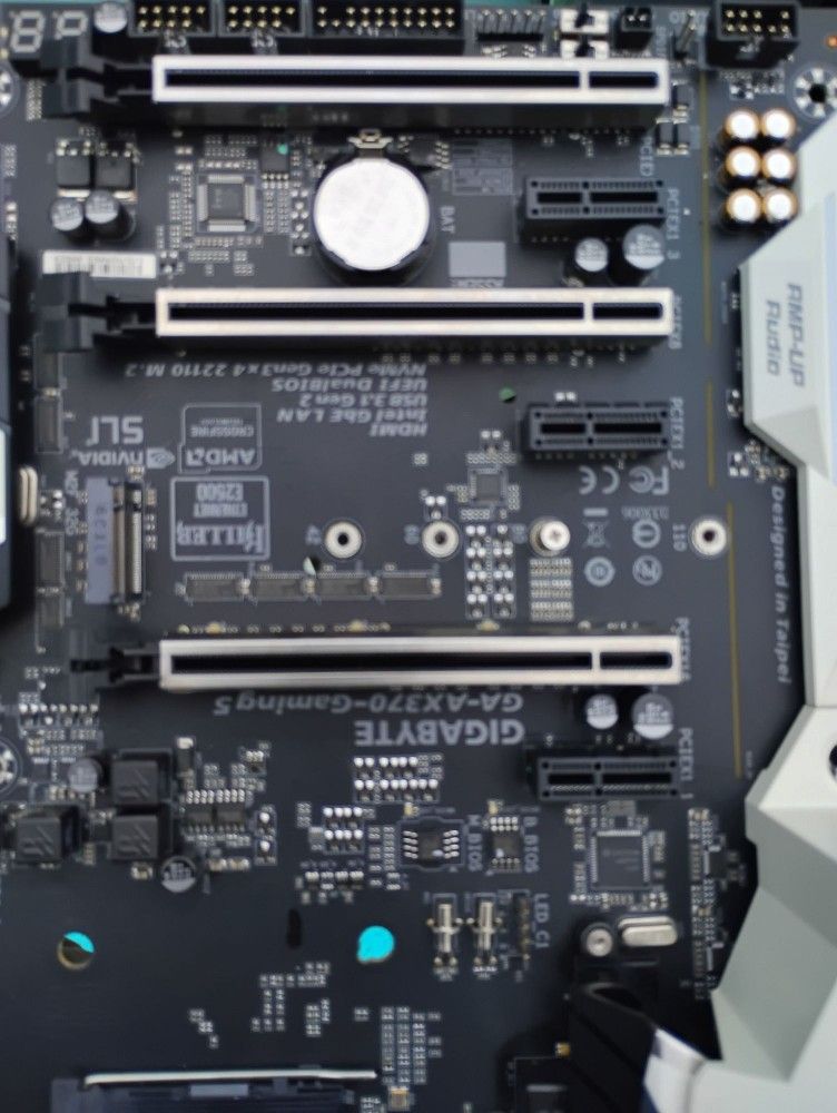 GIGABYTE GA-AX370-Gaming Motherboard