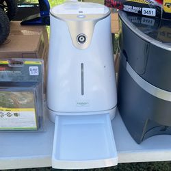 Pet Feeder