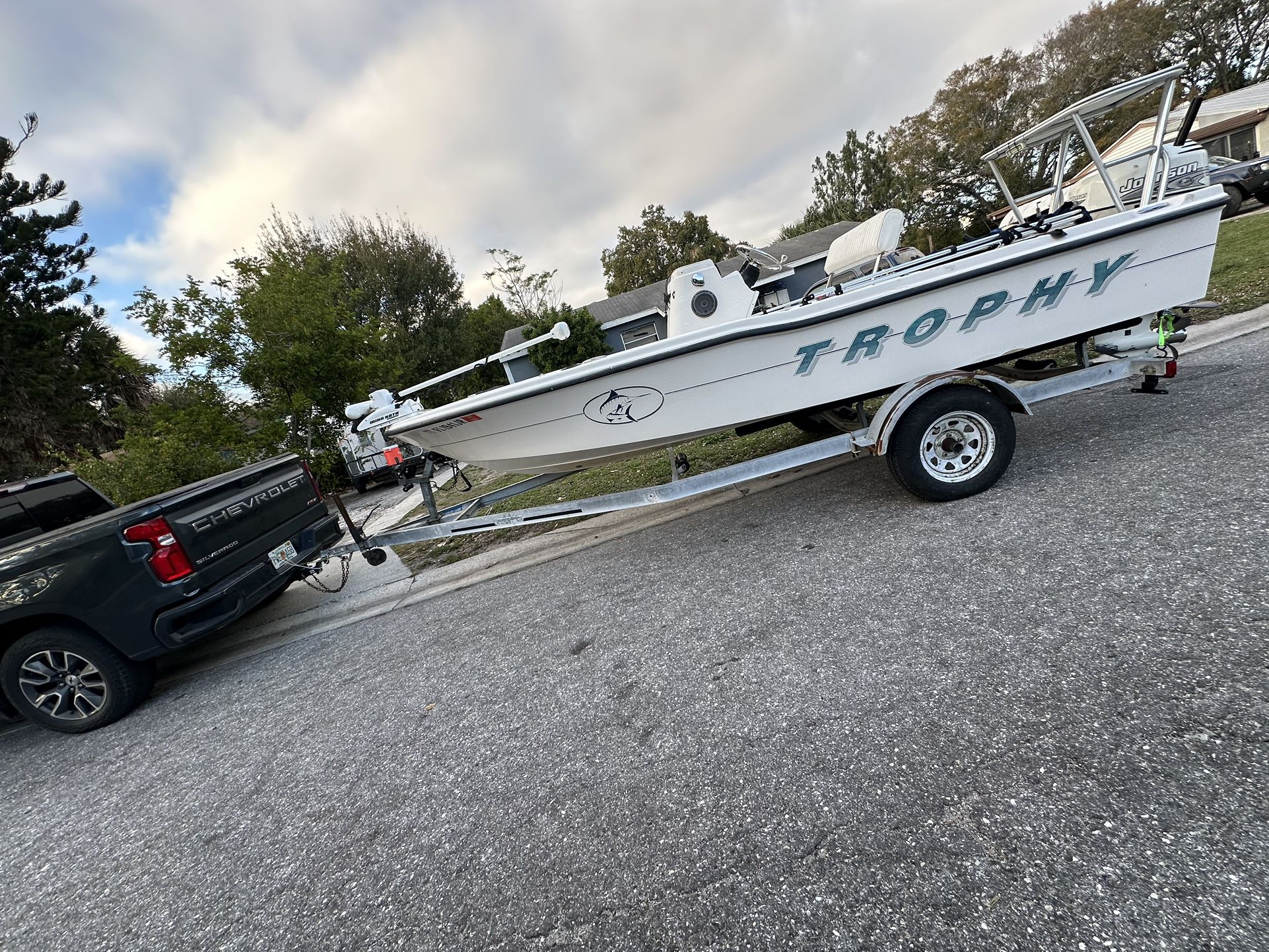 Bayliner Trophy 97 With a 2000 90 Horse Johnson 2 Stroke 