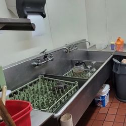 3 COMPARTMENTS STAINLESS STEEL RESTAURANT SINK