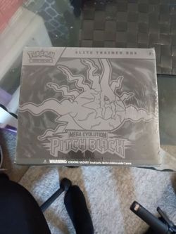Pokemon Mega Evolution Pitch Black elite trainer box