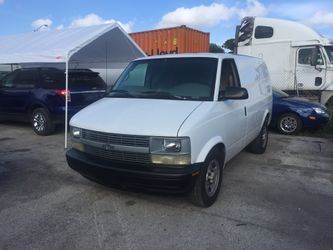 2005 Chevy Astro van good condition room perfect clean title