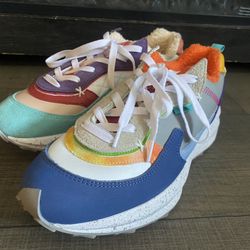 Mache custom sneaker 
