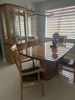 Modern Italian dining set