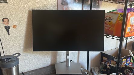 Dual dell monitors with stands